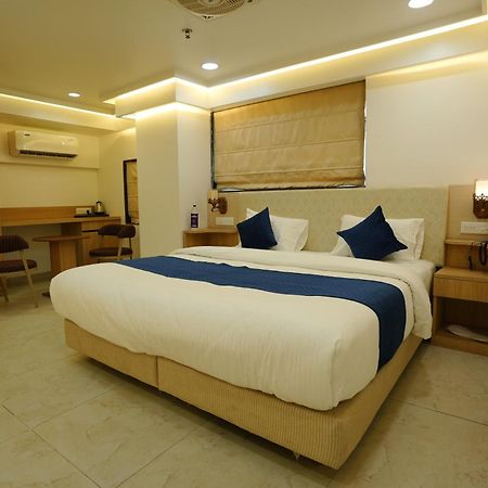 Hotel 6 Seasons, Koregoan Park, Pune Ngoại thất bức ảnh