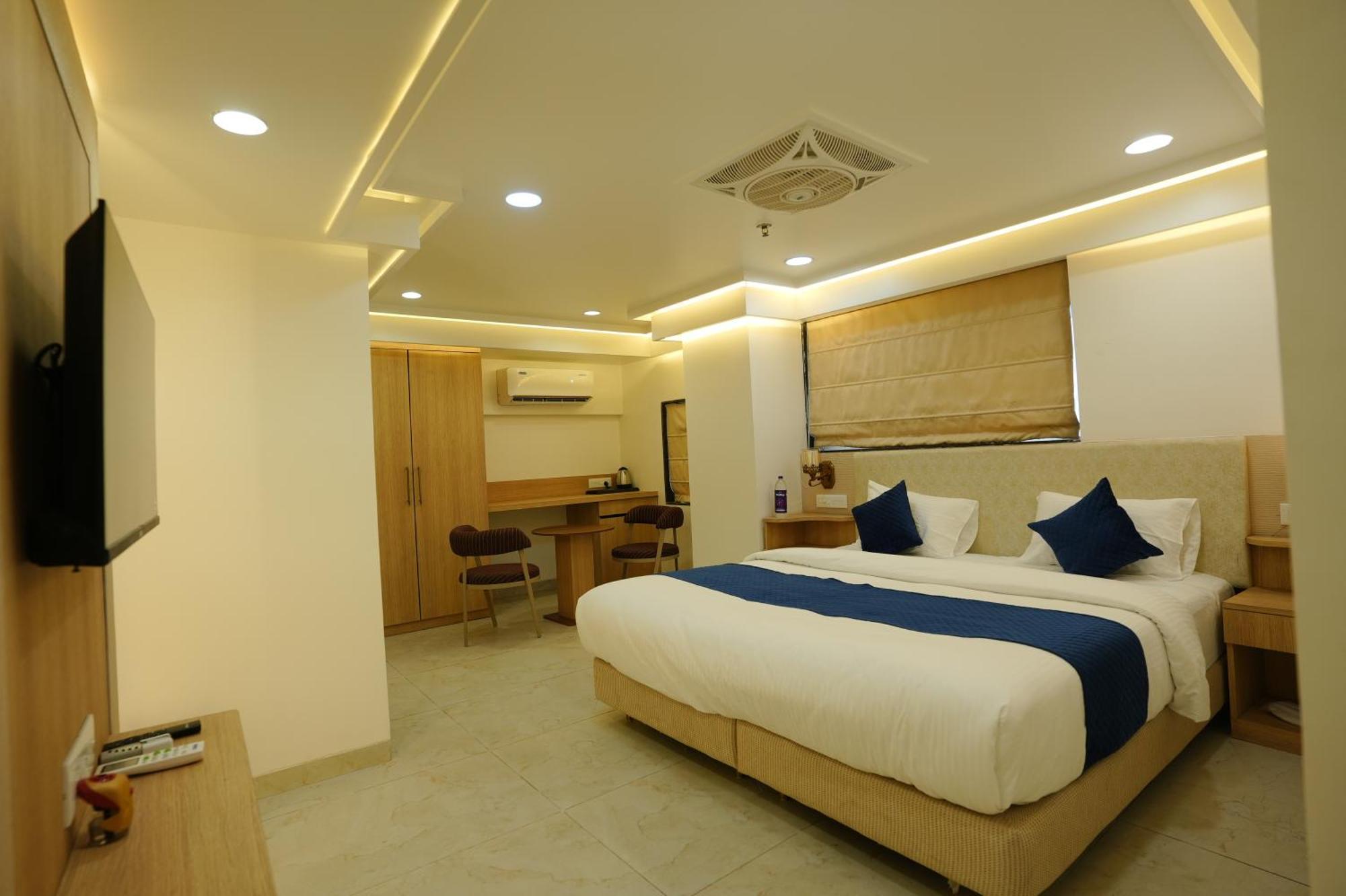 Hotel 6 Seasons, Koregoan Park, Pune Ngoại thất bức ảnh