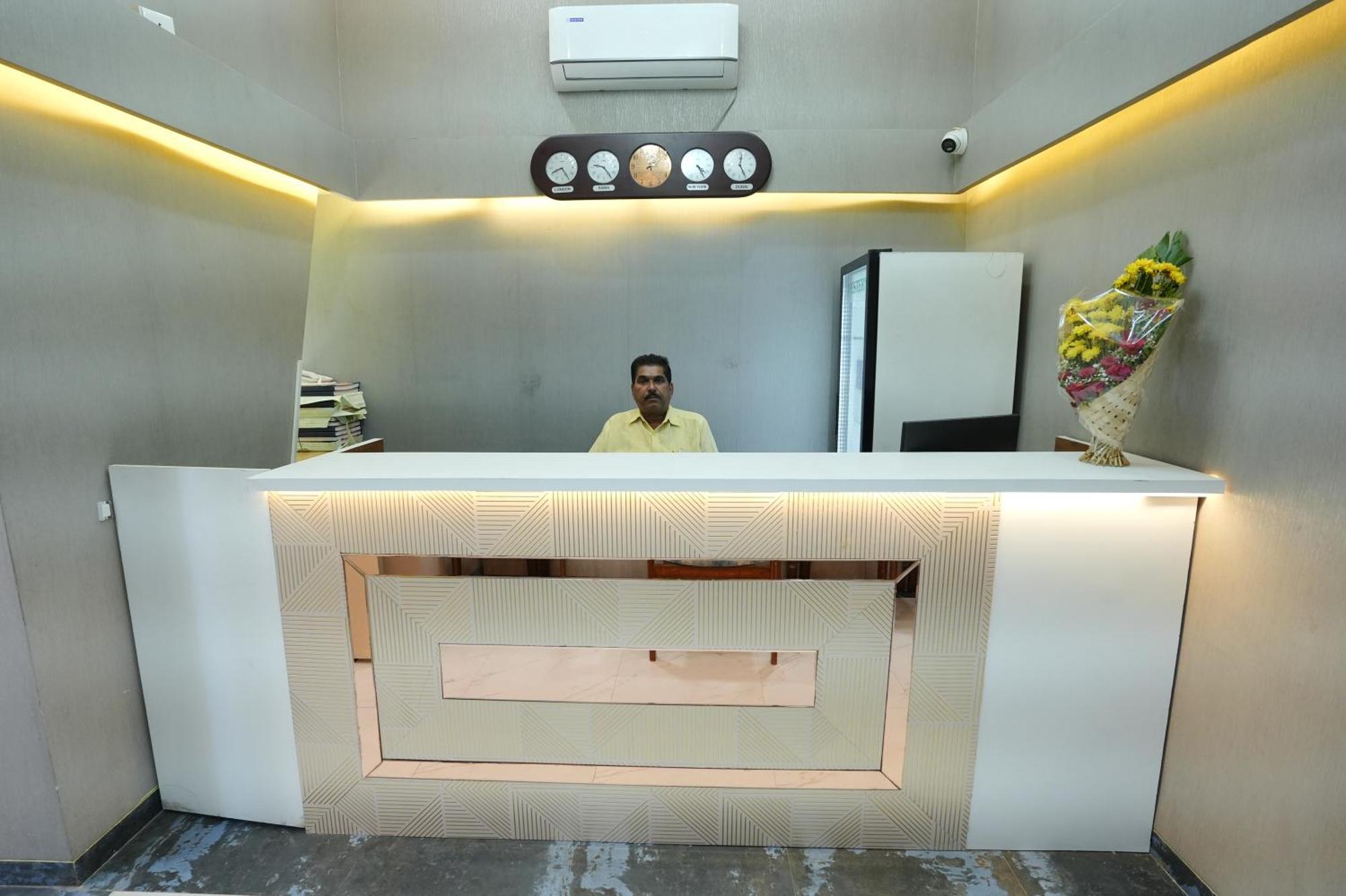 Hotel 6 Seasons, Koregoan Park, Pune Ngoại thất bức ảnh