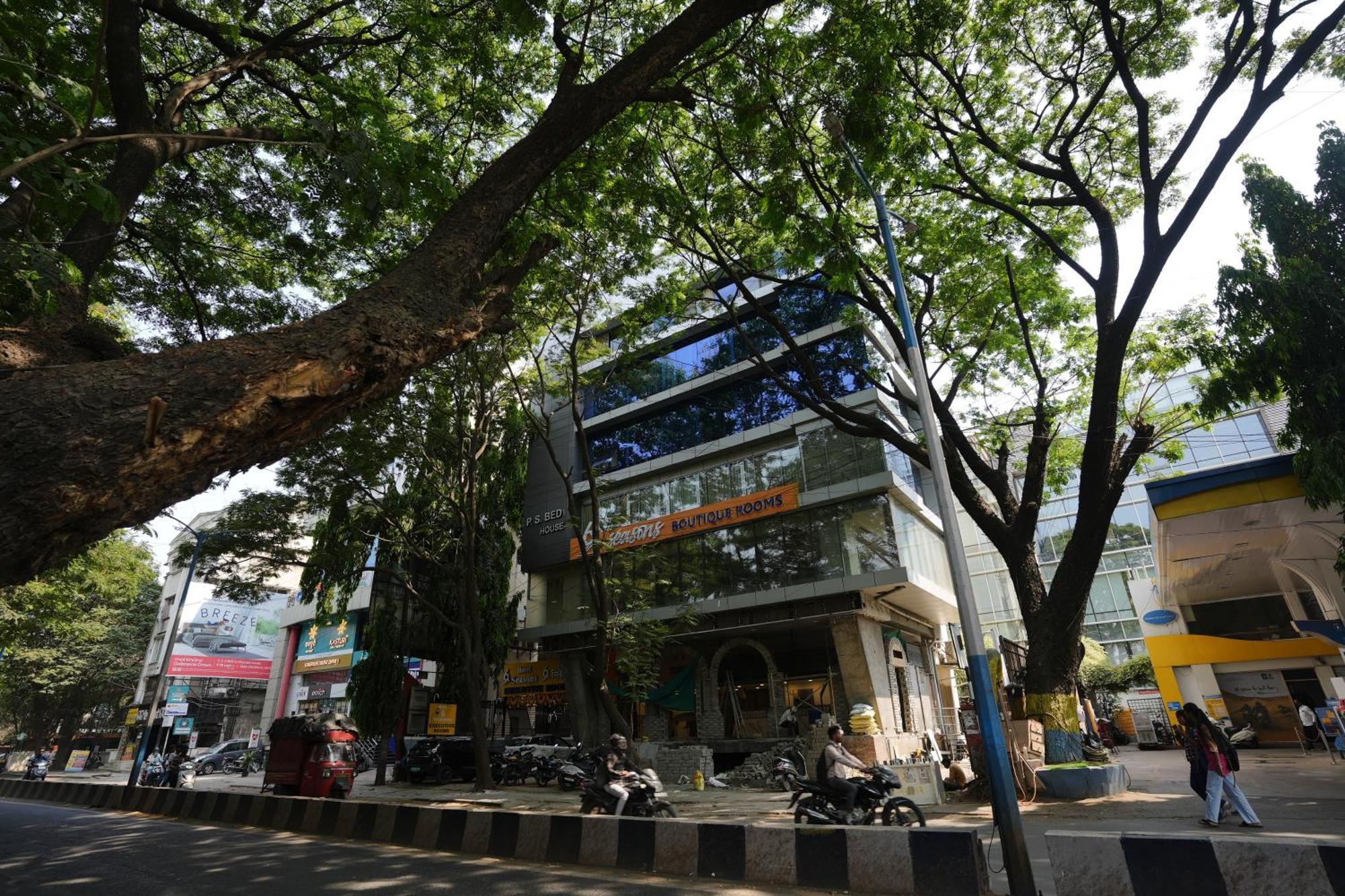 Hotel 6 Seasons, Koregoan Park, Pune Ngoại thất bức ảnh